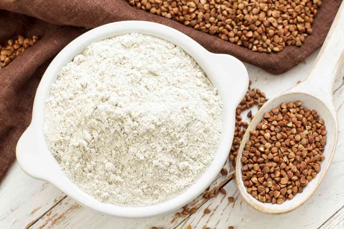 9 Best Substitutes For Quinoa Flour