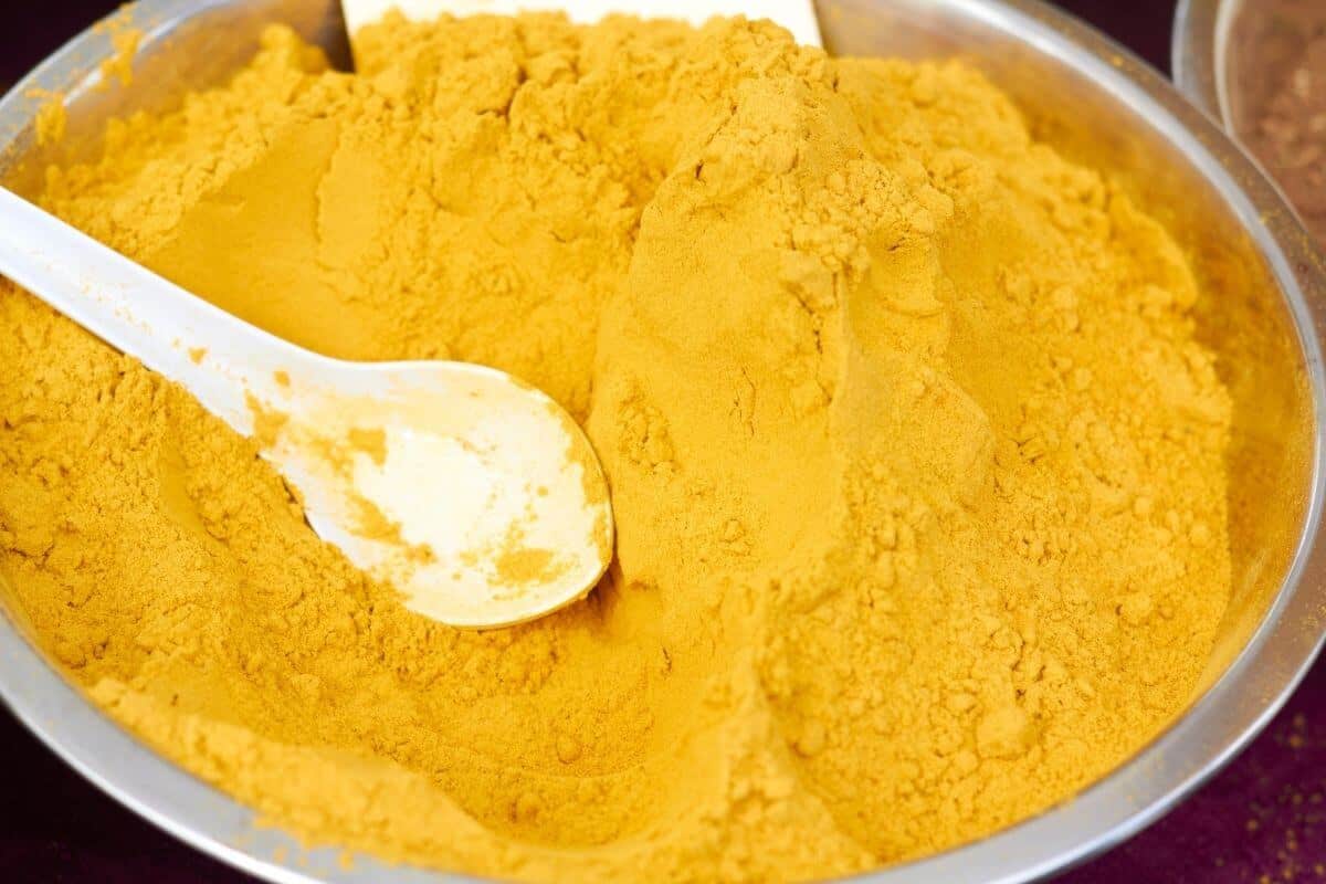 What Does Turmeric Taste Like? (Chefs View)