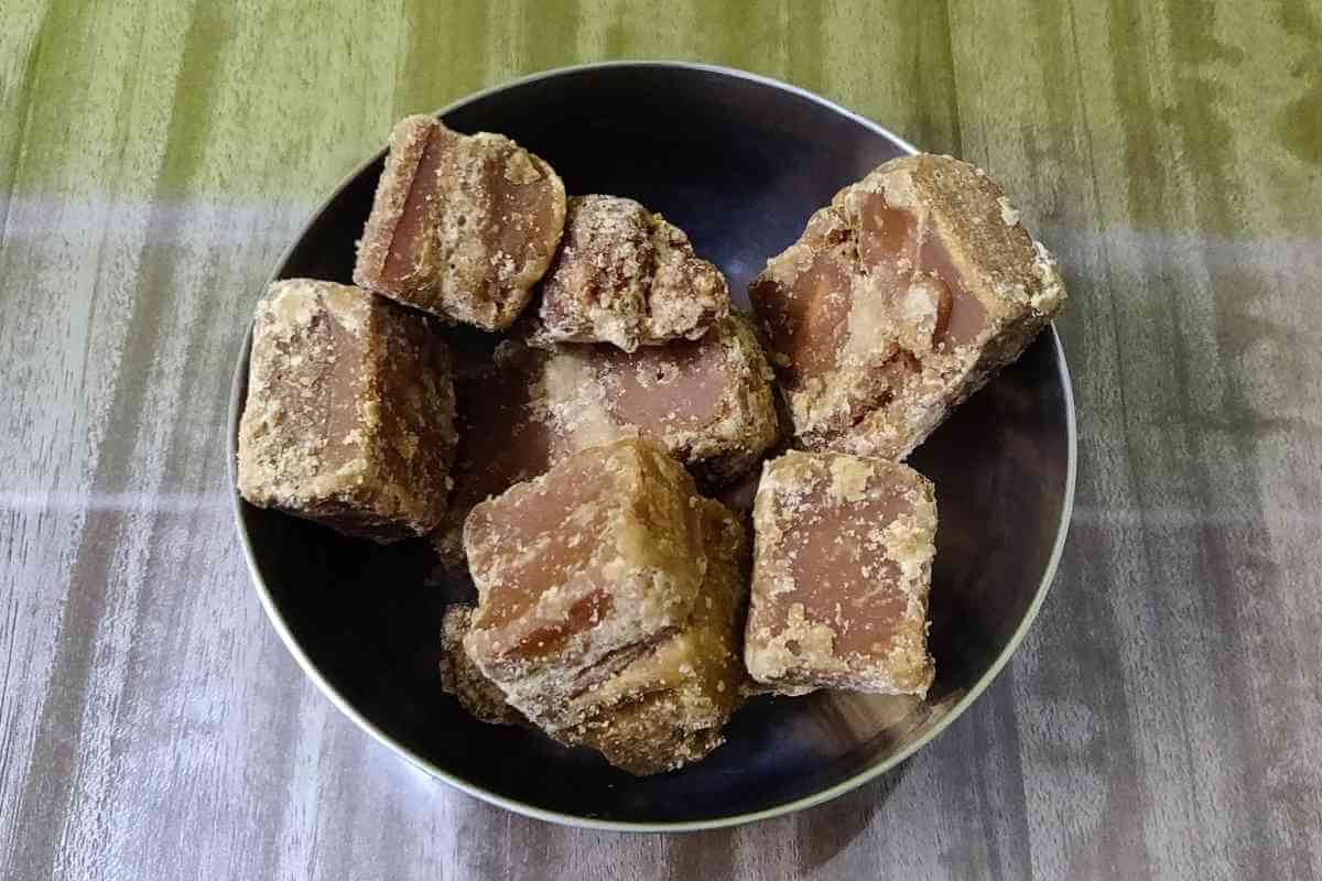 Palm Sugar Vs Jaggery (How Are They Different?)