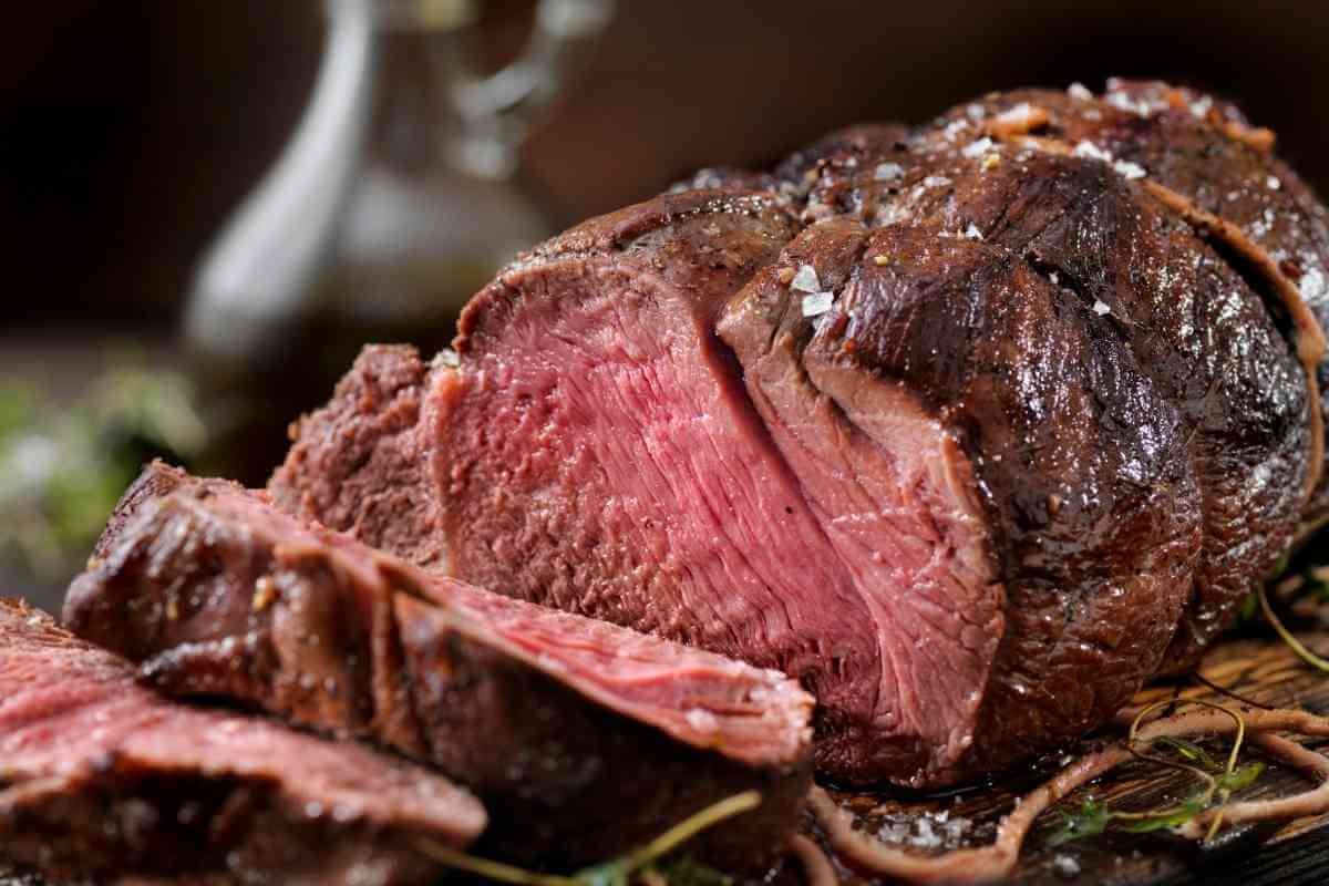 8 Best Beef Tenderloin Substitutes